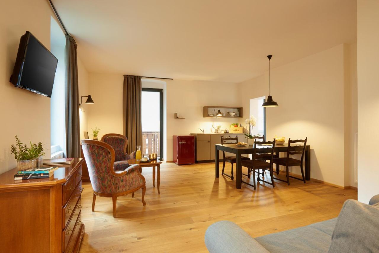 Historic Guesthouse Bircher B&B Apartments Near Sterzing Campo di Trens Exterior foto